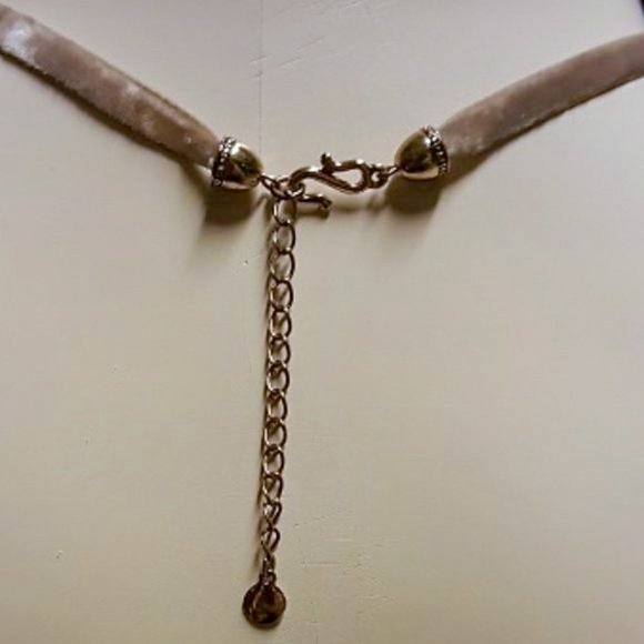 LC Lauren Conrad Cinnamon Stone Crystals Circle Pendant Choker - Picture 2 of 3